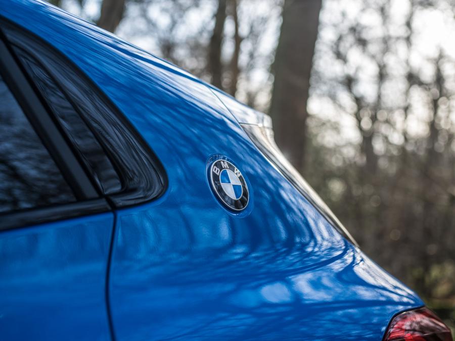 Детали экстерьера BMW X2 xDrive20d M Sport (F39) 2018 года  (UK) (фото 17 из 40)